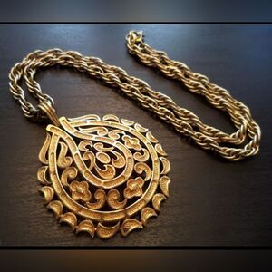 *RARE*  VINTAGE ESTATE SIGNED CROWN TRIFARI GOLD TONE 20" NECKLACE